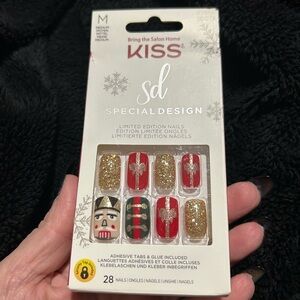 Kiss Limited Edition Red and Gold Nail Set